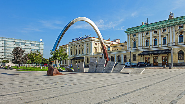 Ryszard Kuklinski Sculpture - Outskirts of Krakow Old Town (Panasonic DC- S1 & Sigma iSeries 17mm f4 DG DN Prime Lens)
