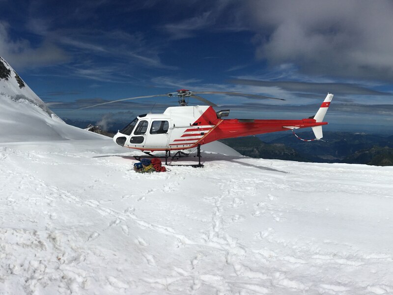 things to do in Lauterbrunnen winter - Helicopter ride