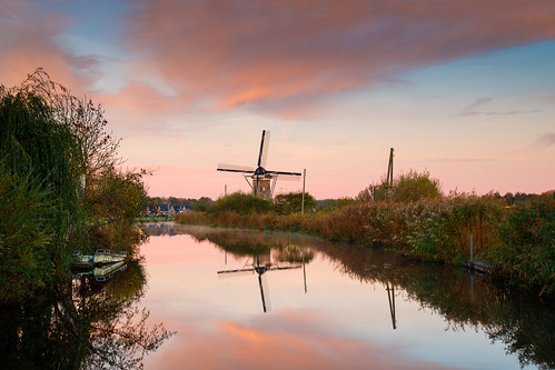 haastrecht zuidholland netherlands polder vlist river windmill sunrise krimpenerwaard reflection