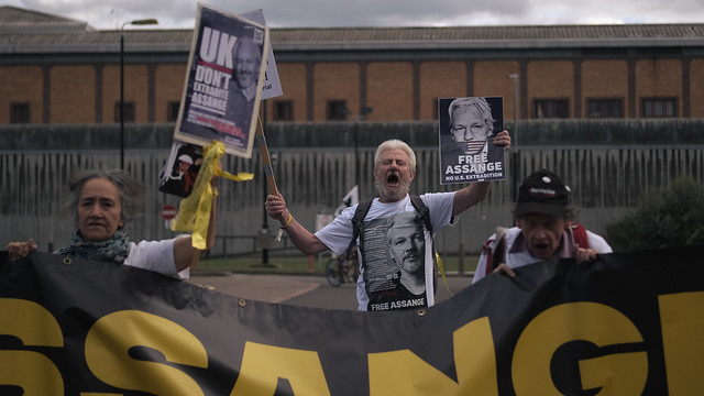 Free Assange - A Protester raises his voice outside the walls of Belmarsh Prison