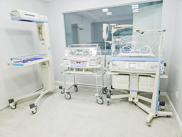 Equipamentos neonatais doados para laboratório de simulação realística