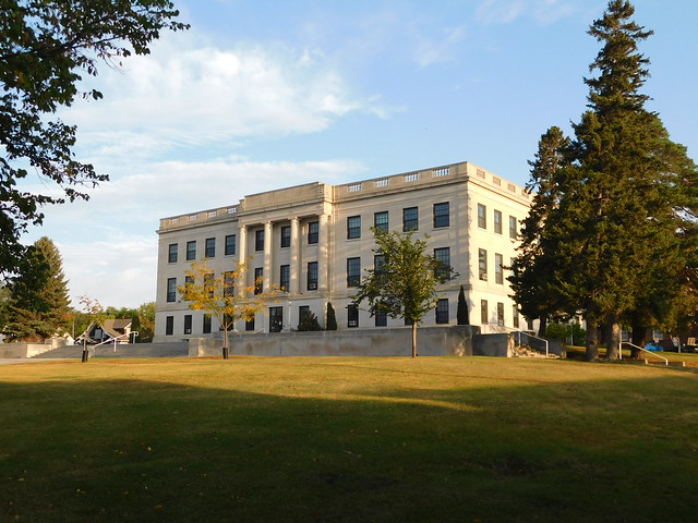 Barnes County Courthouse