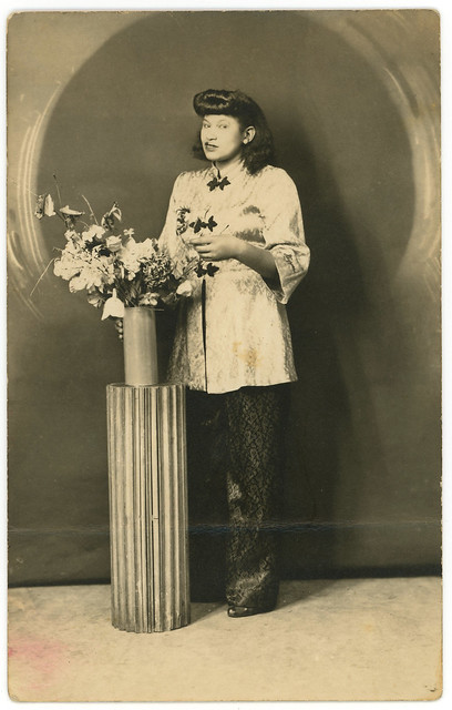 Vintage 1930s Butler Photo Studio (NYC) Portrait
