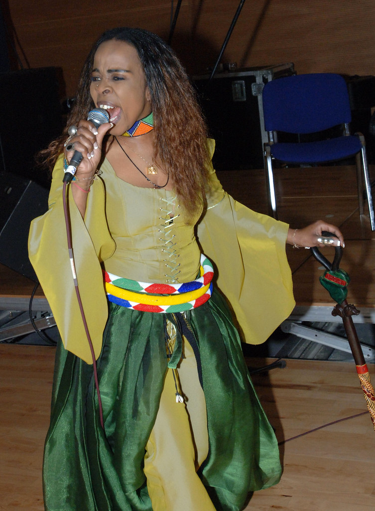 DSC_7793v Suthukazi South African Cultural Singer in Lime Green Outfit with Zulu Beads Performing at Judith Brooke's Hackney Council Sponsored Southern Africa Live Cultural Evening De Beauvoir Town London