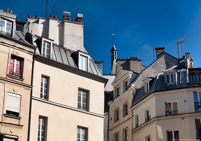 Paris. Quartier latin, paris et ses toits en zinc -L1040872-Avec-accentuation-Bruit-Modifier