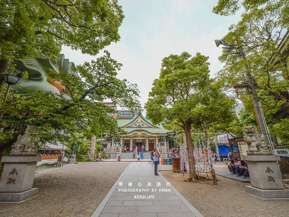 namba-yasaka-shrine-3
