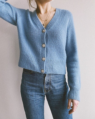 The April Cardigan by PetiteKnit has a V-neckline and is worked from the top down.