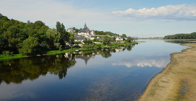 Candes-Saint-Martin, a peaceful village at the confluence of the Vienne and the Loire