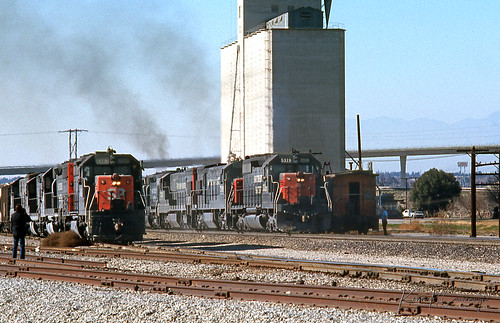 trains railroads sp southernpacific sunsetroute locomotive emd sd39 sd35 lomalinda california