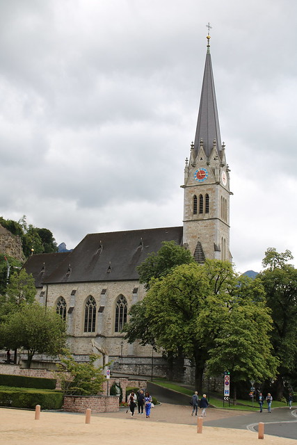 Liechtenstein: St.-Florins-Kirche - Kathedrale von Liechtenstein in Vaduz