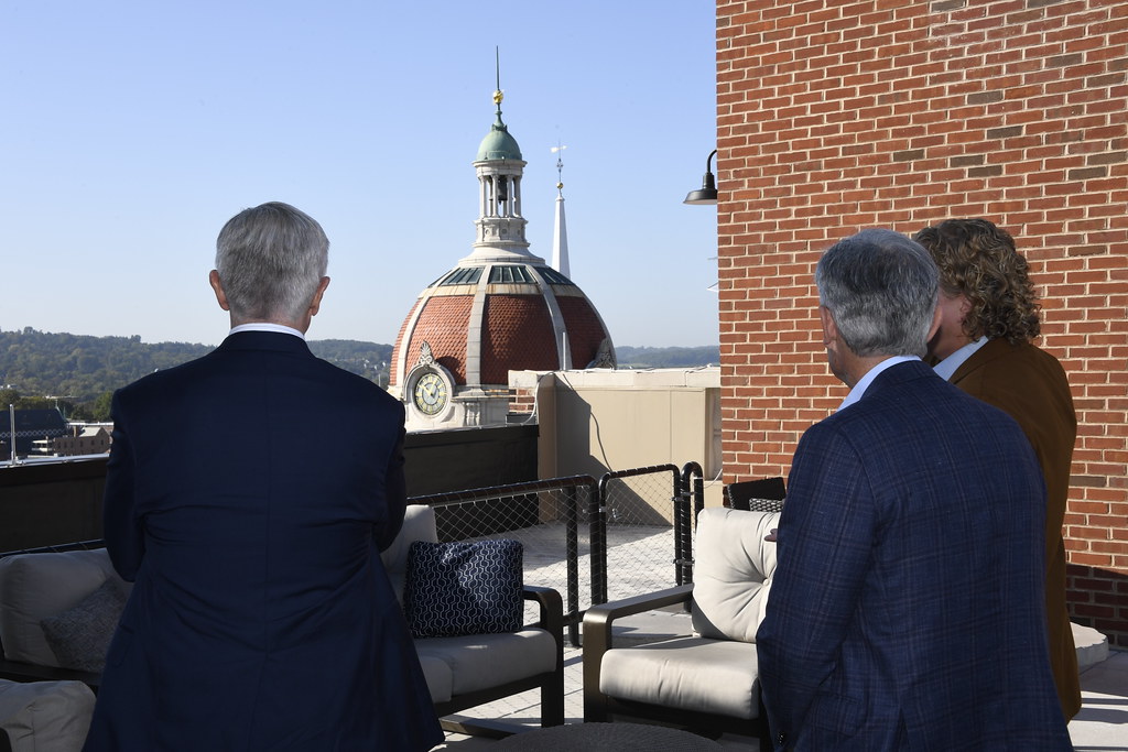 _FRB9336 | Chair Jerome Powell and Federal Reserve Bank of P… | Flickr