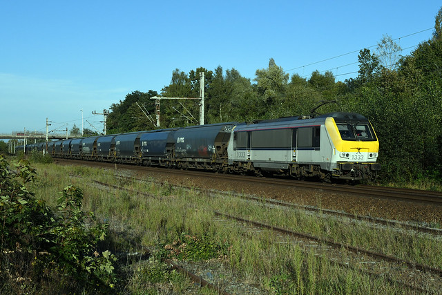 HLE 1333 + freight train 48830, Hautmont, 01/10/2023