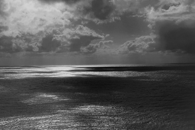 Autunno clouds shadows sea