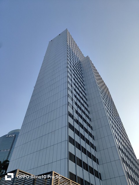 (foto utama 01) – gambar gedung siang