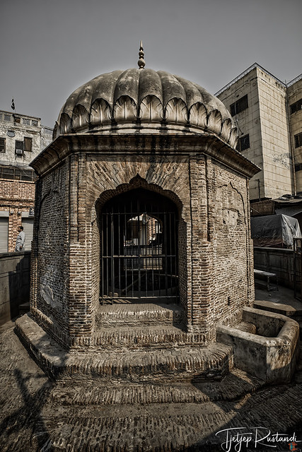 Shrine of Syed Suf near Wazir Khan Mosque Lahore