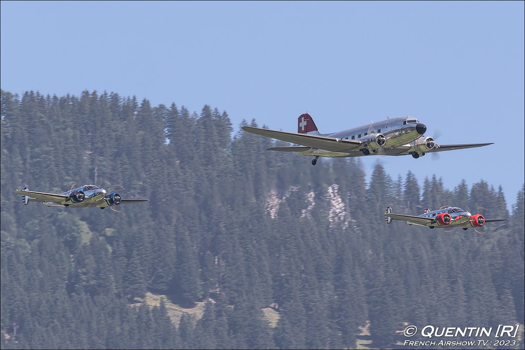 Classic Formation mit Douglas DC-3 und drei Beech Modell 18 ZigAirMeet Mollis airshow photography Meeting Aerien 2023