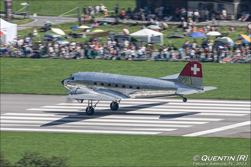 Classic Formation mit Douglas DC-3 und drei Beech Modell 18 ZigAirMeet Mollis airshow photography Meeting Aerien 2023