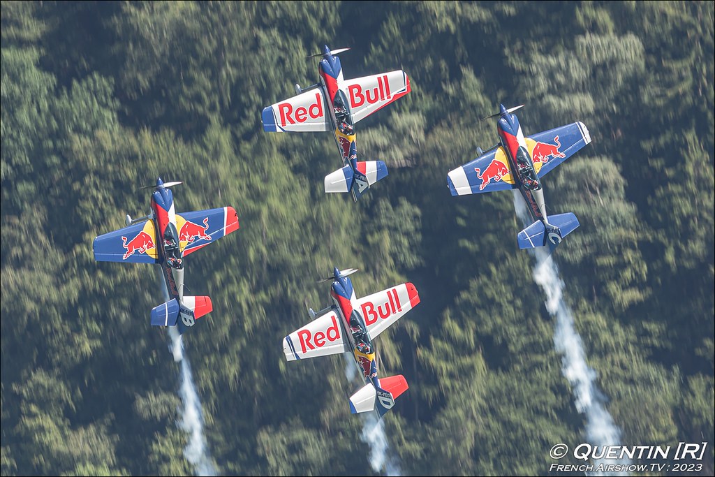 The Flying Bulls Aerobatics Team ZigAirMeet Mollis airshow photography Meeting Aerien 2023
