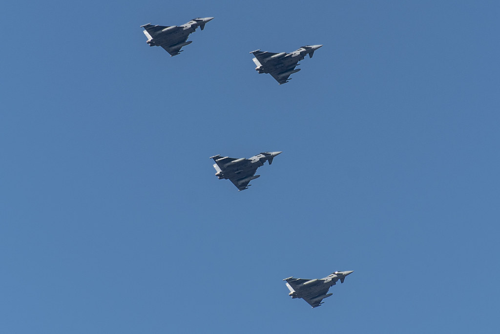 Pruebas de los aviones del desfile del 12 de Octubre de 20… | Flickr