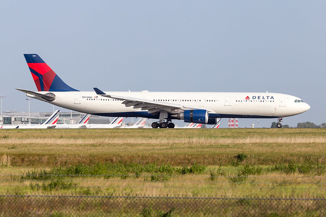 CDG - Airbus A330-302 (N824NW) Delta Air Lines