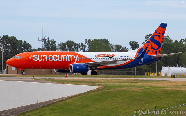 Boeing 737-8KN(WL) N837SY Sun Country Airlines
