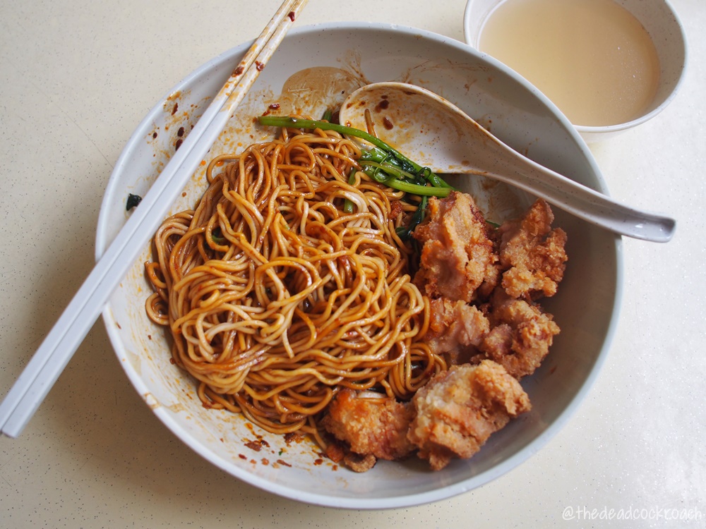 singapore,blk 443 clementi ave 3,food review,coffee shop,味家板面鱼汤,chicken cutlet noodle,wei jia ban mian fish soup,鸡扒面,