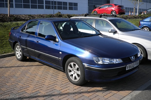 1999 Peugeot 406 LX - Front 3/4 View - P5180064 - Edited