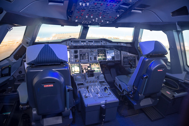 Cockpit A380 F-WXXL
