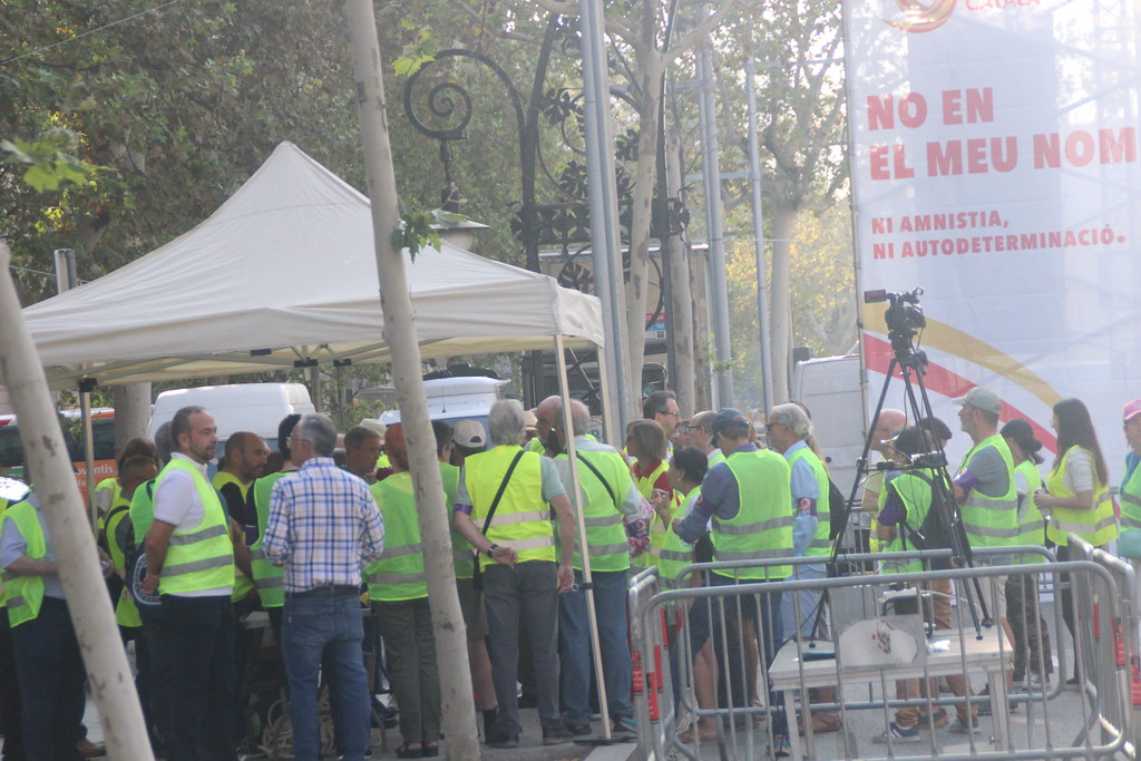 FOTOGRAFÍA. BARCELONA (ESPAÑA), 08 DE OCTUBRE DE 2023. Gran manifestación en Barcelona contra la amnistía al golpe y la autodeterminación. Lasvocesdelpueblo (3)