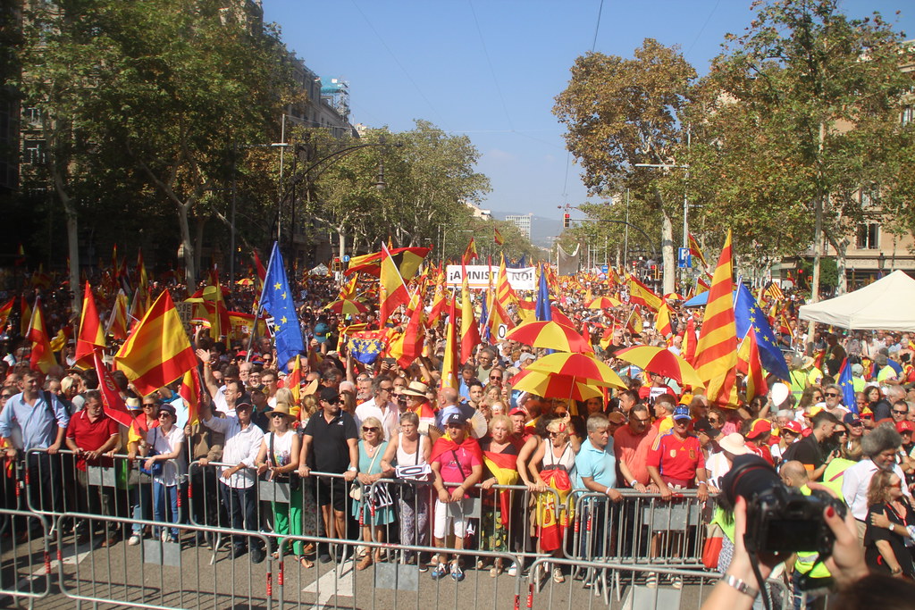 FOTOGRAFÍA. BARCELONA (ESPAÑA), 08 DE OCTUBRE DE 2023. Gran manifestación en Barcelona contra la amnistía al golpe y la autodeterminación. Lasvocesdelpueblo (102)