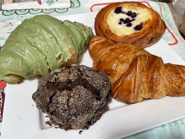 Matcha Croissant, Cocoa Biscuit, Blueberry Creamcheese Danish, Butter Croissant