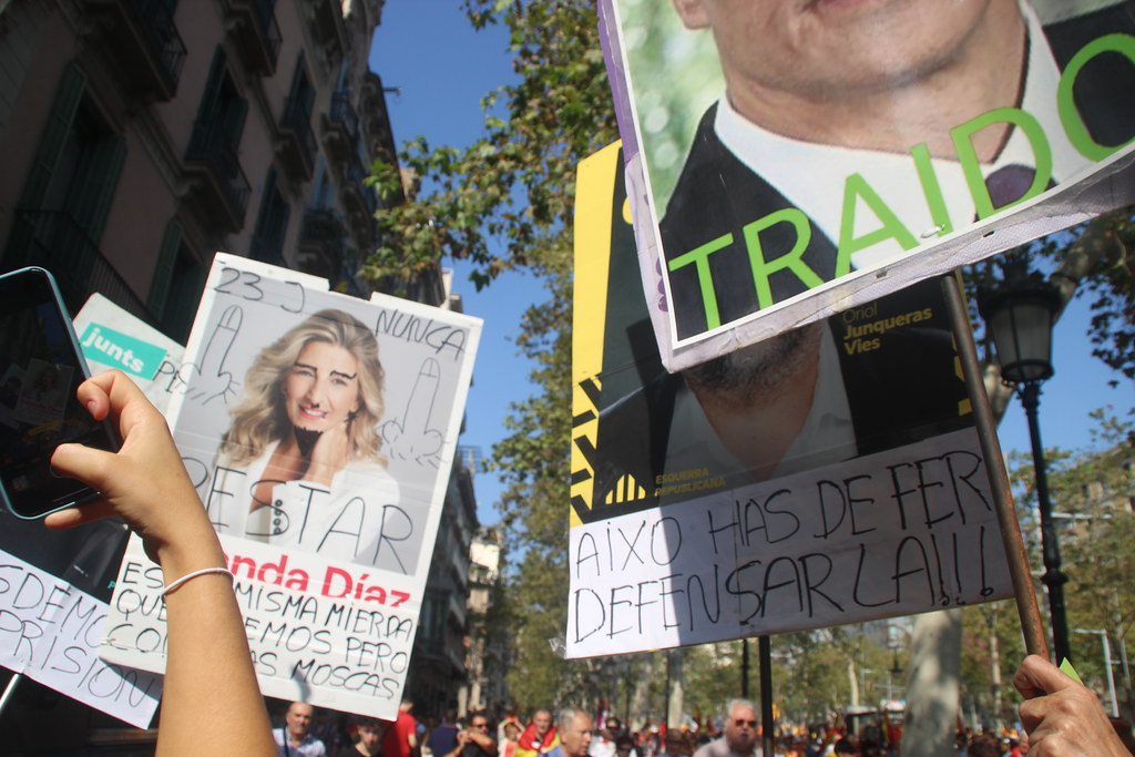 FOTOGRAFÍA. BARCELONA (ESPAÑA), 08 DE OCTUBRE DE 2023. Gran manifestación en Barcelona contra la amnistía al golpe y la autodeterminación. Lasvocesdelpueblo (52)