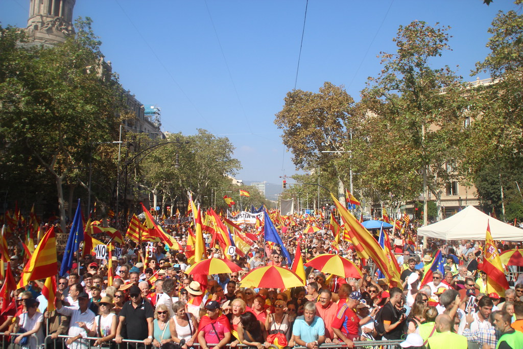 FOTOGRAFÍA. BARCELONA (ESPAÑA), 08 DE OCTUBRE DE 2023. Gran manifestación en Barcelona contra la amnistía al golpe y la autodeterminación. Lasvocesdelpueblo (101)