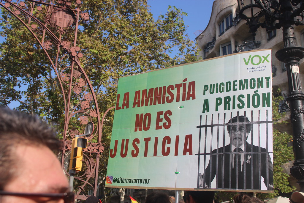 FOTOGRAFÍA. BARCELONA (ESPAÑA), 08 DE OCTUBRE DE 2023. Gran manifestación en Barcelona contra la amnistía al golpe y la autodeterminación. Lasvocesdelpueblo (16)