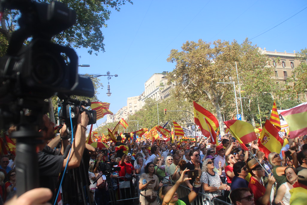 FOTOGRAFÍA. BARCELONA (ESPAÑA), 08 DE OCTUBRE DE 2023. Gran manifestación en Barcelona contra la amnistía al golpe y la autodeterminación. Lasvocesdelpueblo (162)