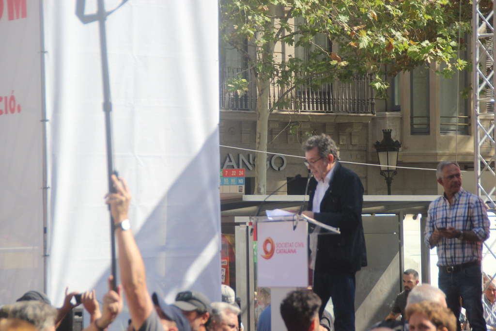 FOTOGRAFÍA. BARCELONA (ESPAÑA), 08 DE OCTUBRE DE 2023. Gran manifestación en Barcelona contra la amnistía al golpe y la autodeterminación. Lasvocesdelpueblo (110)