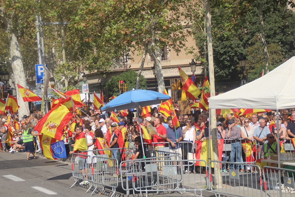 FOTOGRAFÍA. BARCELONA (ESPAÑA), 08 DE OCTUBRE DE 2023. Gran manifestación en Barcelona contra la amnistía al golpe y la autodeterminación. Lasvocesdelpueblo (83)