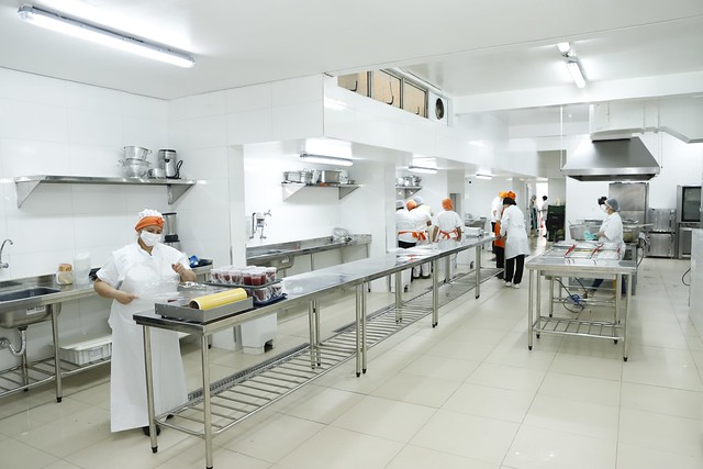 Reformada, cozinha do HRSam garante mais segurança no preparo de alimentos
