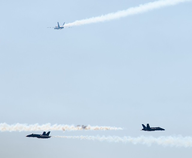 2023 Blue Angels note shadow on smoke L1150282