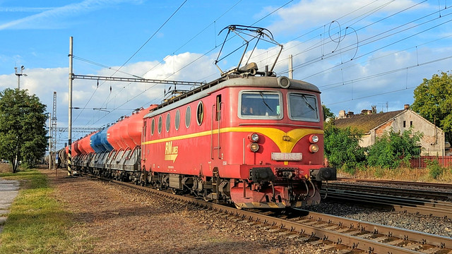 RM Lines 140 074-6 on 48747 at Velky Osek