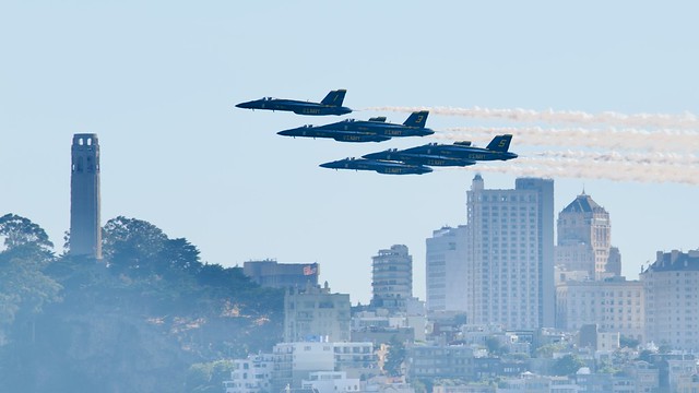 2023 US Navy Blue Angels depart San Francisco L1150318