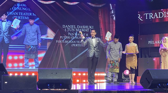 Danial Dashuki Menang Pelakon Lelaki Terbaik di Anugerah Teater Malaysia 2023