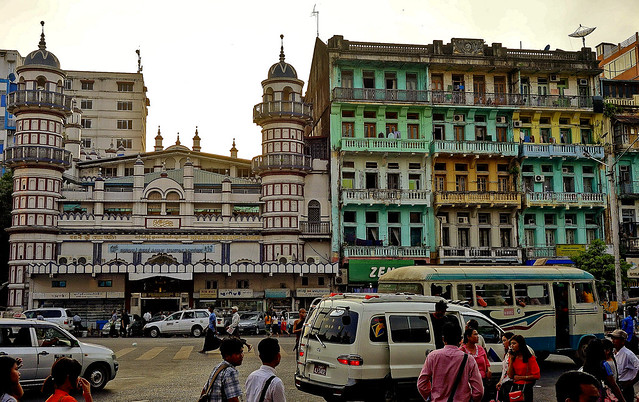 MYANMAR, Burma - Yangon , in der der Altstadt unterwegs, 21691