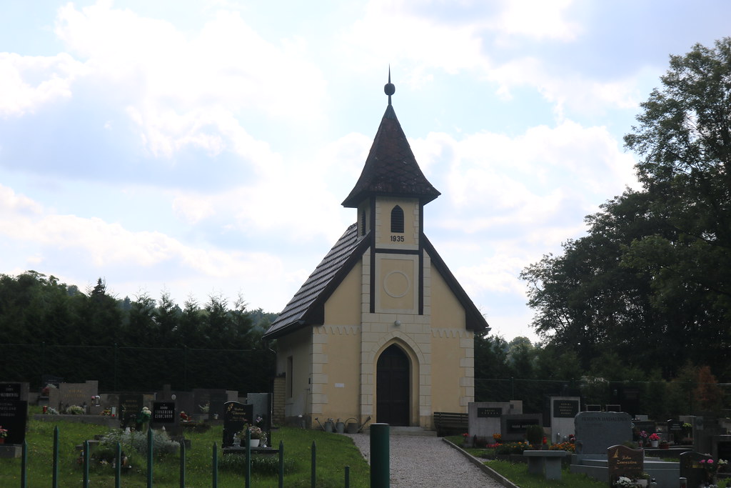 hřbitovní kaple v Kacanově