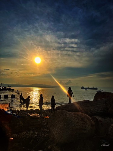 Sunrise at the beach by Ryan Ray Milan, iphone13 sunrise shadow beach