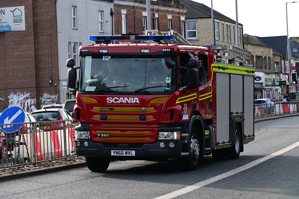 Humberside Fire and Rescue DH01P1 - YN66 MVL