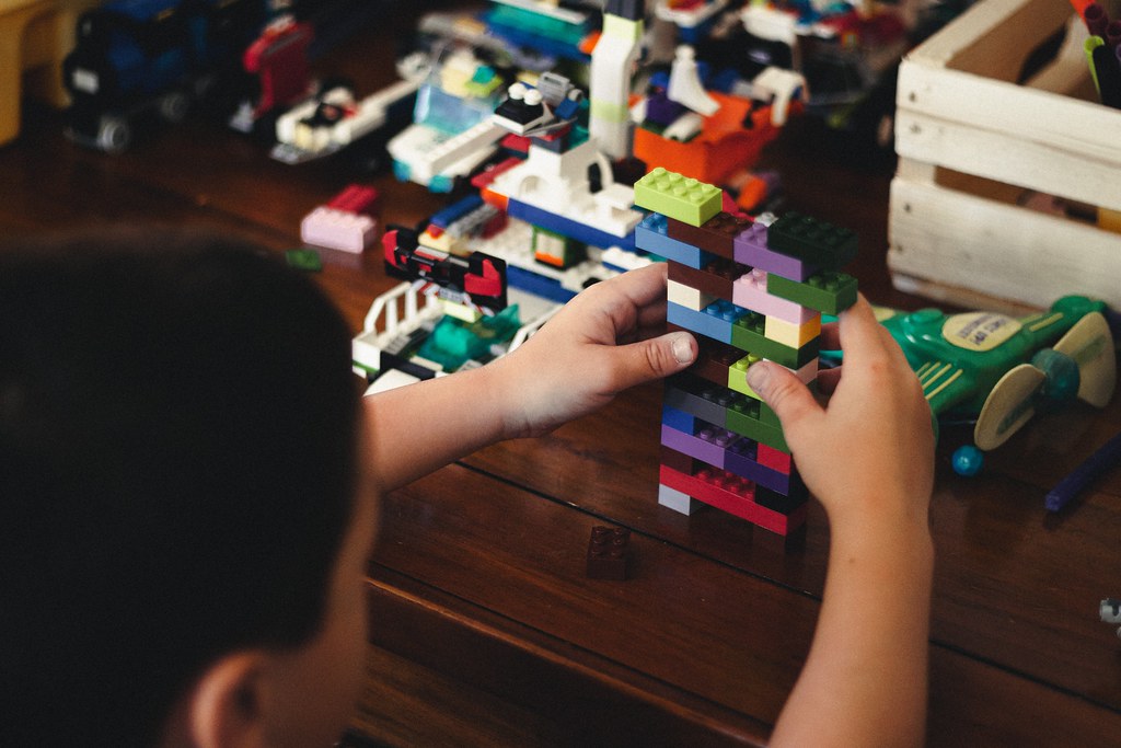 丹麥玩具大廠樂高（Lego）近日承認，回收PET塑膠並非替代石油基塑膠的好方案。圖片來源：Unsplash
