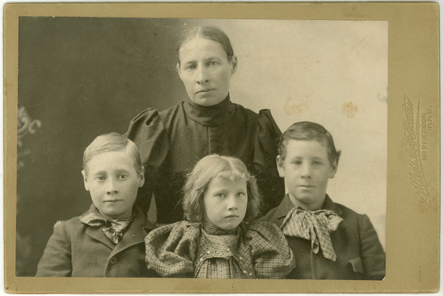Portrait of Frances Hart Lovett and Children