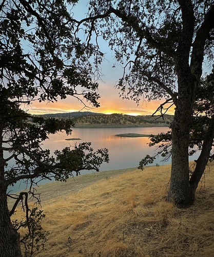 Daybreak by inferno55, Daybreak Lake Don Pedro, California. October 10, 2023.lakedonpedro 2023 sunrise