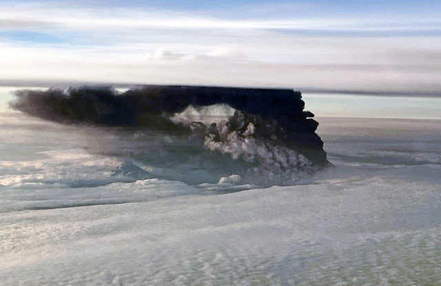 Shishaldin Volcano erupting (morning, 5 September 2023) (Aleutian Arc, Alaska, USA) 2